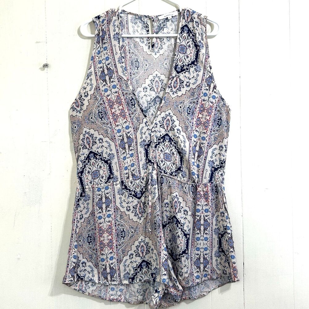 Olivaceous Floral V-Neck Romper Size L Pink White M Elastic Waist Sleeveless